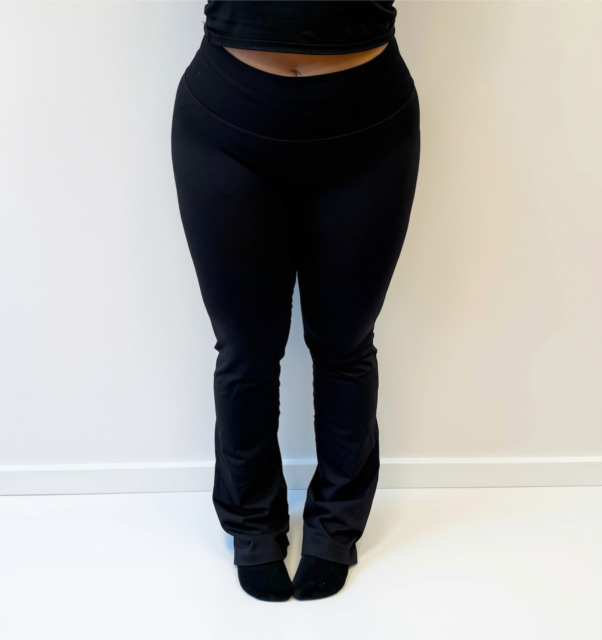 Model: Cecilie, 27 yrs, 170 cm, W:85 cm, H:120cm, wears XL